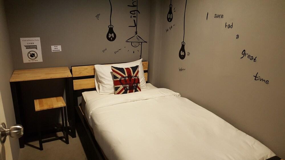 La Belle Nuit House Vandrerhjem Chiang Mai Eksteriør bilde